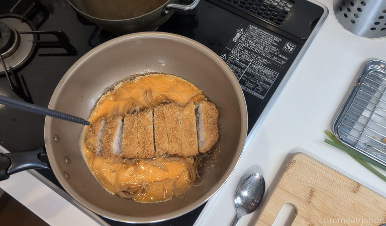 tonkatsu katsudon etapes recette 22 Katsudon - Bol de riz, porc pané et oeufs